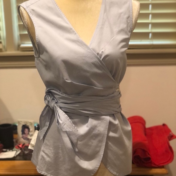 Super cute wrap around top size small - Picture 3 of 4